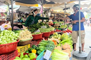 Học phí, giá thuê nhà...đẩy chỉ số giá tiêu dùng tháng 10 tại TP.HCM tăng 