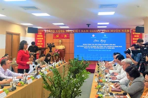 Doanh nghiệp bán lẻ lo giá thực phẩm Tết sẽ tăng vì... kẹt xe