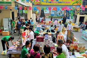 1.000 sản phẩm vùng miền tại phiên chợ 'Tết Xanh- Quà Việt' ở TP.HCM