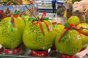 Chưa Tết nhưng chợ truyền thống tăng giá, còn siêu thị giảm để kích cầu