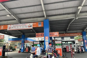 Kịp thời phát hiện, xử lý cửa hàng 'bán cầm chừng' xăng dầu
