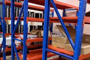 Phát hiện kho linh kiện điện thoại giả mạo nhãn hiệu trị giá hơn 1 tỉ đồng