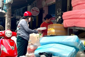 Cử tri phản ánh nhiều hộ kinh doanh gặp vướng trong tính thuế, xử lý hàng tồn kho