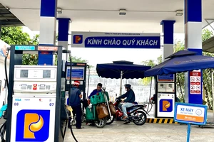 Ô tô, xe máy cũ sản xuất năm nào thì nên dùng xăng E5 và loại nào nên dùng xăng E10?