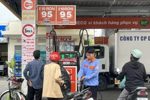 Hôm nay xăng E10 chính thức phủ sóng trên cả nước: Cột mốc lịch sử