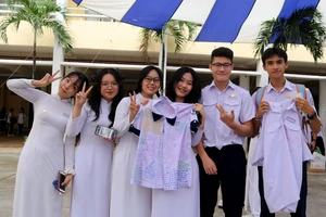 Lễ tri ân và trưởng thành đặc biệt ở ngôi trường có hai cấp học 