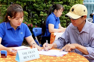 Công nhân chia sẻ khủng hoảng khi vướng vào tín dụng đen