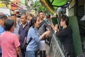 Người đến rào chợ, đòi đất có hành vi gây mất an ninh trật tự