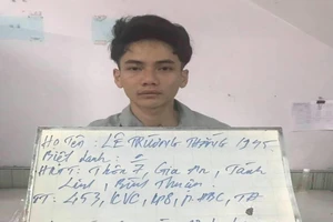 Chủ quán ốc đột nhập cửa hàng điện thoại xịn ở Thủ Đức