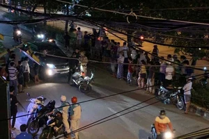 Tài xế ô tô có nồng độ cồn tông ngã xe CSGT