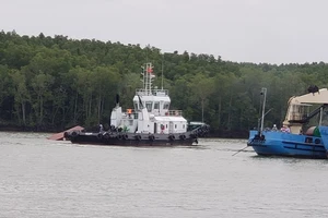 Vụ chìm tàu 8.000 tấn: Đã trục vớt 18 container bị chìm