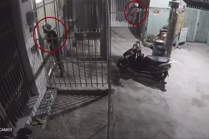 Khóa trái phòng trọ, trộm 3 xe máy của sinh viên ở Thủ Đức