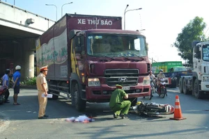 Nữ sinh tử vong thương tâm ở cầu vượt Sóng Thần