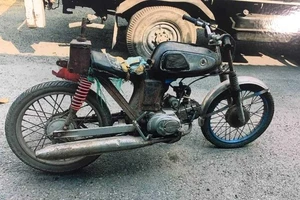 Tìm thân nhân người chạy xe máy tử vong ở Bình Chánh