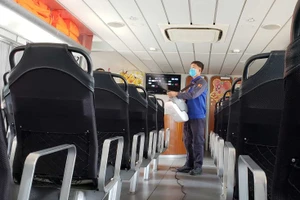 Trên trời, mặt đất, dưới nước cùng chống dịch Corona