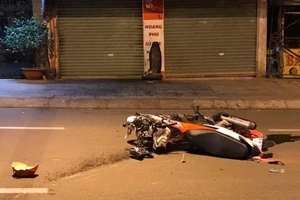 2 xe máy va chạm, 5 người thương vong ở quận 9