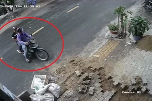 Xuất hiện nhóm trộm bẻ khóa xe máy chỉ trong 6 giây tại quận 7