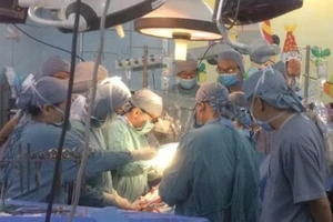 Công an điều tra vụ bé 9 tuổi bị vật nhọn đâm thủng tim