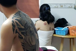 Tân Bình: Nữ nhân viên massage 'tắm tiên' với khách