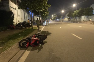 Xe máy trượt dài ở đường Phạm Văn Đồng, 1 thanh niên tử vong