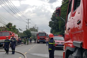 Thủ Đức: Trăm cảnh sát chữa cháy tại nhà xưởng trong KCN 