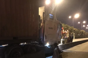 Tài xế container tử vong khi đang lái xe lúc rạng sáng