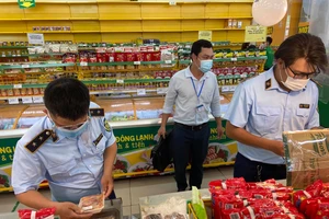 Kiểm tra giá bán hàng tại chuỗi Bách Hóa Xanh tại TP Thủ Đức