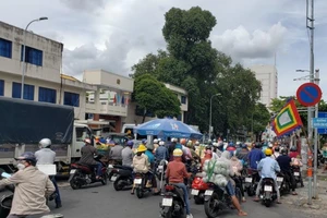Ùn ứ kéo dài tại điểm khai báo di chuyển nội địa quận Bình Thạnh
