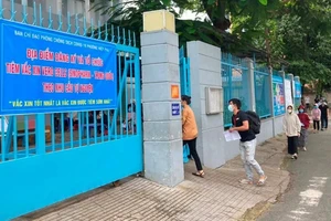 TP Thủ Đức dừng tiêm vaccine tại các điểm cố định để tập trung xét nghiệm