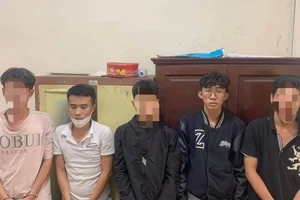 Bắt nhóm lấy trộm xe máy của người gặp nạn tại TP Thủ Đức