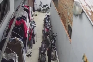 Công an Thủ Đức truy xét kẻ trộm xe máy 