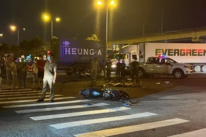 2 xe máy tông nhau trong đêm, 3 người thương vong tại TP Thủ Đức