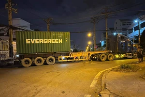 Va chạm xe container lúc rạng sáng, 1 thanh niên tử vong