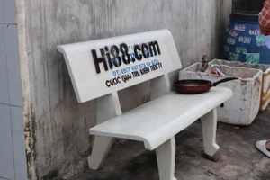 Công an Thủ Đức cảnh báo: Dán, phát quảng cáo trái phép có thể bị xử lý hình sự