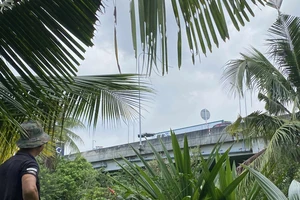 Phát hiện ô tô không có người trên cao tốc còn thi thể người đàn ông dưới dạ cầu