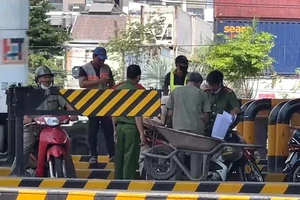 Xe đầu kéo cán tử vong nhân viên trạm thu phí tại TP Thủ Đức