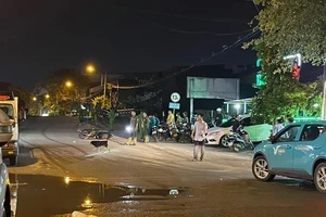 Ngã xe tử vong nghi do lạc tay lái khi qua gờ cầu giảm tốc ở Thủ Đức