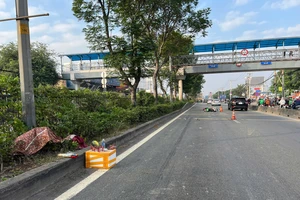 Nam shipper tử vong trên Quốc lộ 1, xe máy văng xa cách 20 m