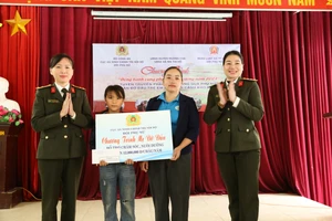 Cục A03 và Đoàn Luật sư Hà Nội tuyên truyền pháp luật tại xã nghèo biên giới Tây Bắc