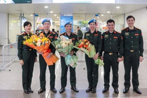 Ba sĩ quan gìn giữ hòa bình Liên hợp quốc của Bộ Công an về nước
