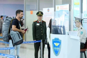 Bộ Công an tăng cường an ninh hàng không cấp độ 1 dịp lễ 30-4