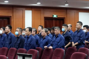 Vụ buôn lậu 200 triệu lít xăng: Hai 'ông trùm' được giảm án