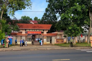 Video: An ninh 'vòng trong, vòng ngoài' tại điểm thi xã Ea Tiêu, huyện Cư Kuin