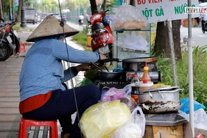 Video: Người bán hàng rong ở TP.HCM mong sớm được thuê vỉa hè để kinh doanh