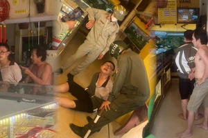 Video: Giả vờ mua vàng rồi cầm vàng bỏ chạy