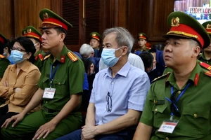 Video: Tình tiết mới trong ngày bào chữa cho cựu Phó chánh thanh tra Ngân hàng Nhà nước 
