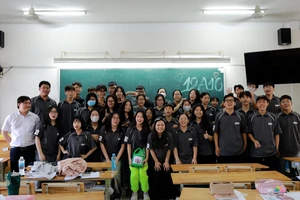 Ngày thứ năm hạnh phúc…