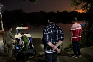 Video: Lật vỏ lãi trên sông, một người mất tích