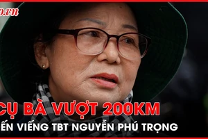 TP.HCM: Người dân có mặt từ rất sớm chờ viếng Tổng Bí thư Nguyễn Phú Trọng