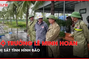 Bộ trưởng Bộ NN&PTNT trực tiếp thị sát tình hình bão